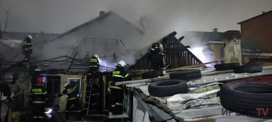 Частный жилой дом загорелся в Павлодаре
